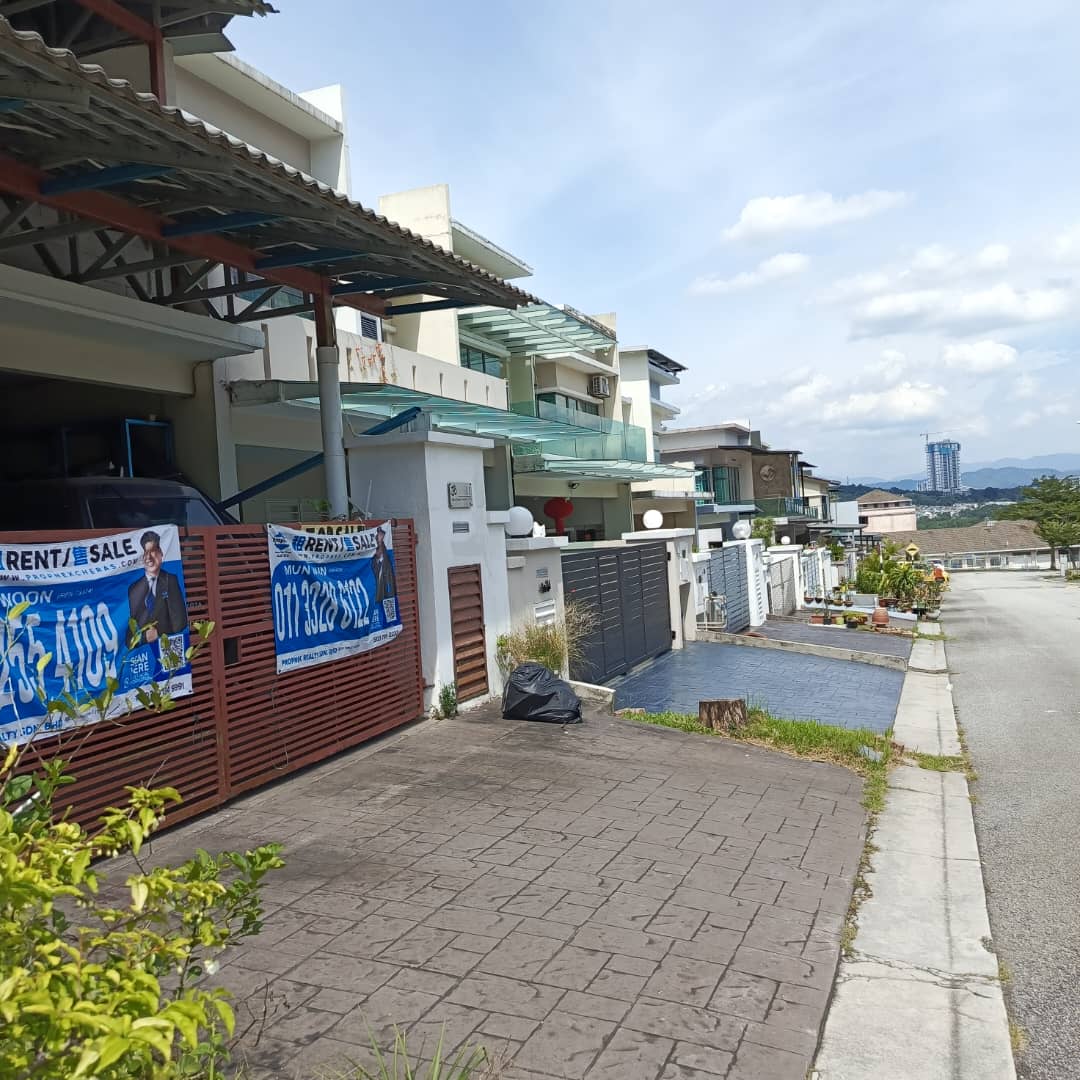 2-Storey Superlink House For Sale At Bandar Damai Perdana Cheras Kuala Lumpur - Image 2