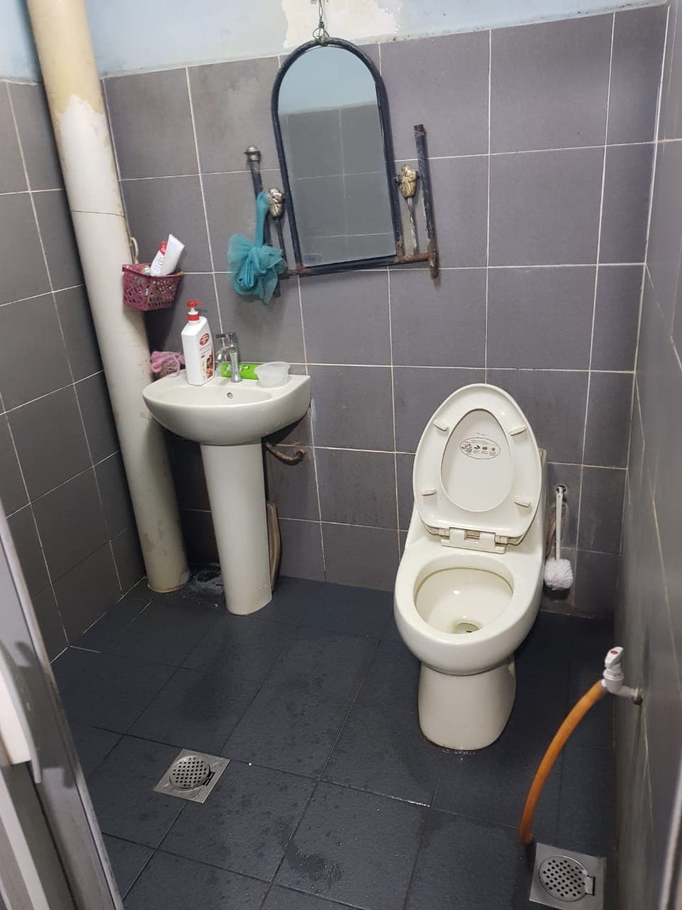 Low Cost Flat For Sale At Pangsapuri Sri Tanjung USJ 16 Subang Jaya Selangor - Image 2