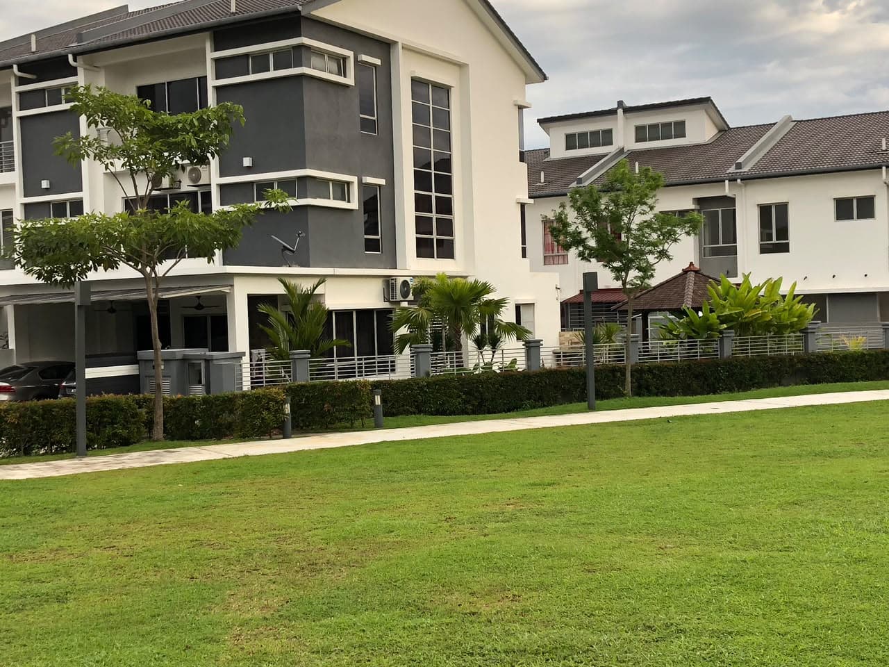Corner Unit Landed House For Sale At Fairfield Residences Tropicana Heights Kajang Selangor - Image 2