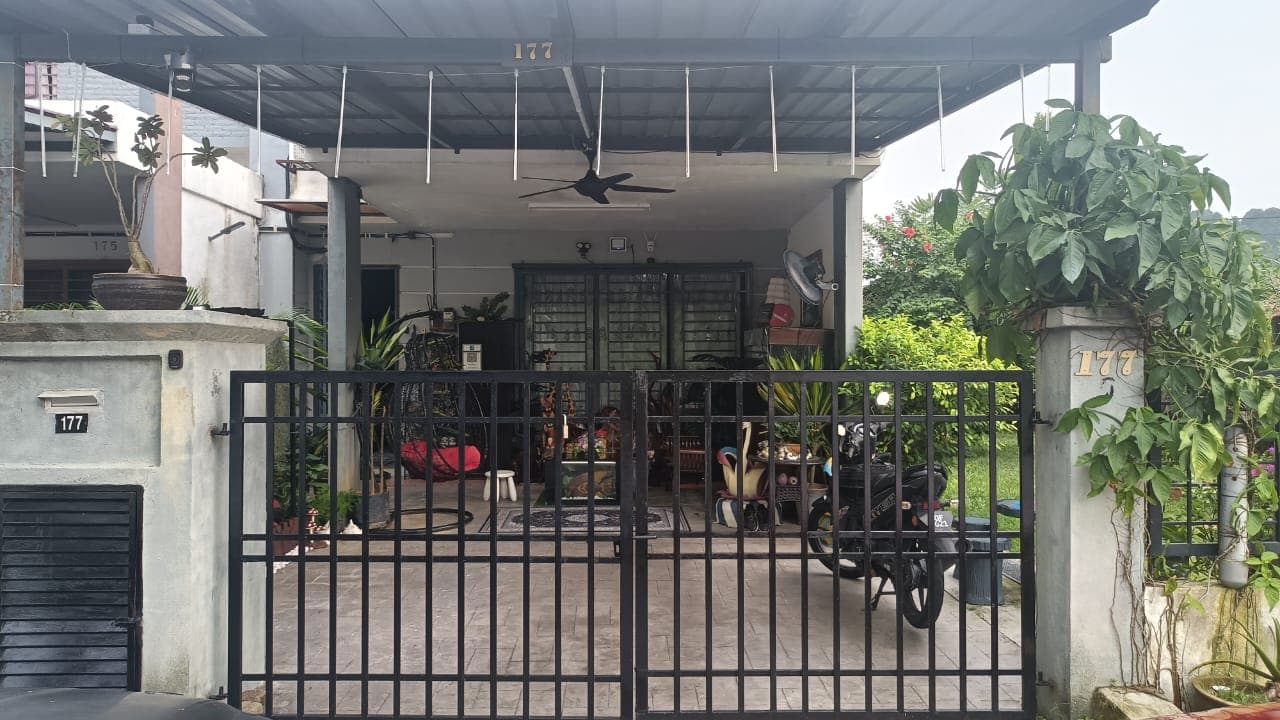 Double Storey Corner Lot Terrace House For Sale At Saujana Utama Sungai Buloh Selangor - Image 1