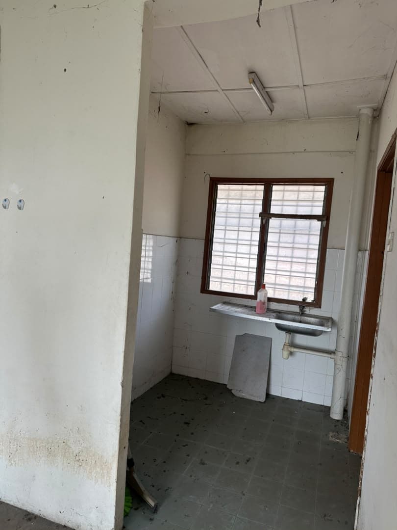 Apartment For Sale At Pangsapuri Seri Damai Saujana Puchong Selangor - Image 5