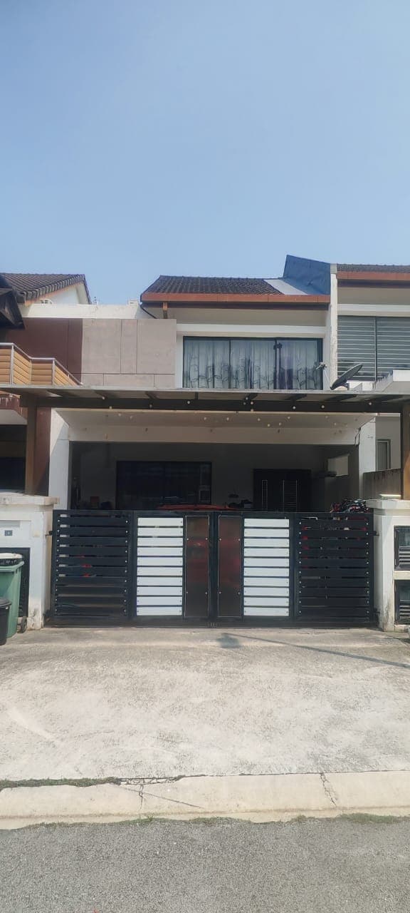 Terrace House For Sale At Taman Desa Budiman Sungai Long Kajang Selangor - Main View