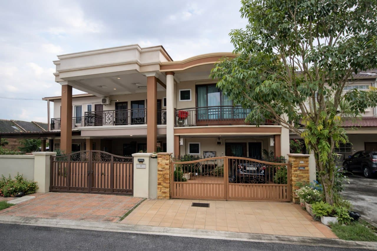 2-Storey Terrace House For Sale At Bandar Puncak Alam Shah Alam Selangor - Image 1