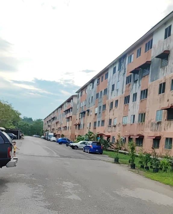 Walk-Up Flat For Sale At Apartment Thistle 1 Bukit Beruntung Selangor - Image 1