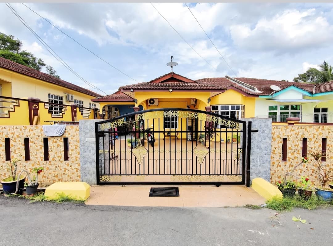 Semi-D House For Sale At Taman Desa Melang Kuala Pilah Negeri Sembilan - Main View