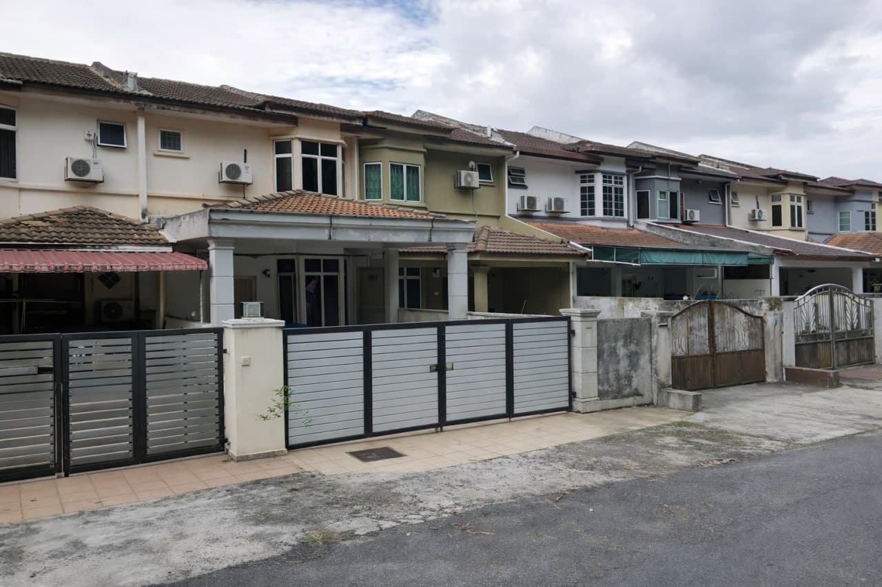 2-Storey Terrace House For Sale At Taman Lestari Putra Seri Kembangan Selangor - Image 1
