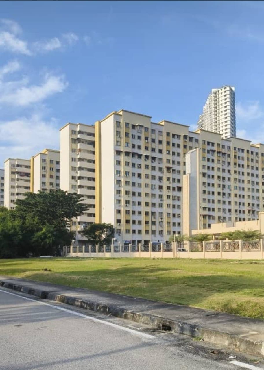 Fully Furnished Apartment For Sale At Palm Court Tanjung Tokong Penang - Image 1