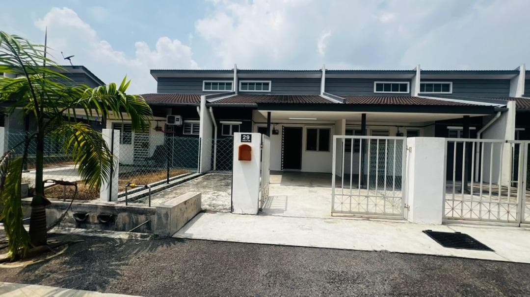 Landed House For Sale At Taman Pengkalan Prisma Batu Gajah Perak - Main View
