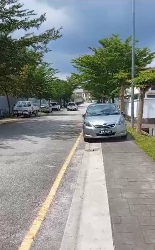 2-Storey Superlink House For Sale At Bandar Damai Perdana Cheras Kuala Lumpur - Image 3